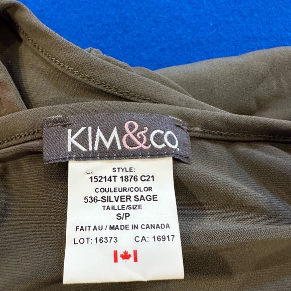 Kim & Co. Brazil Knit Short Ruched Sleeve Top - Picture 6 of 8